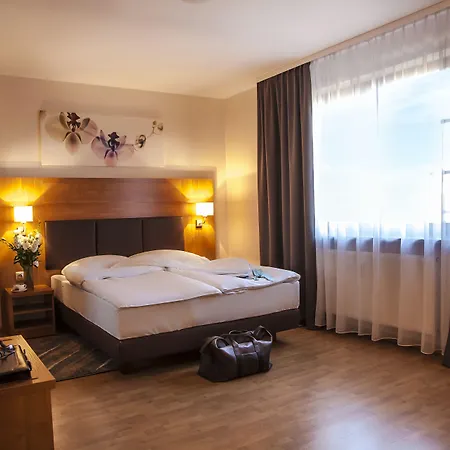 Poleczki Airport Otel Varşova