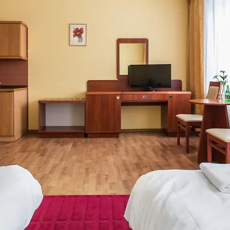 Otel Poleczki Airport Varşova
