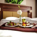 Poleczki Airport 3*