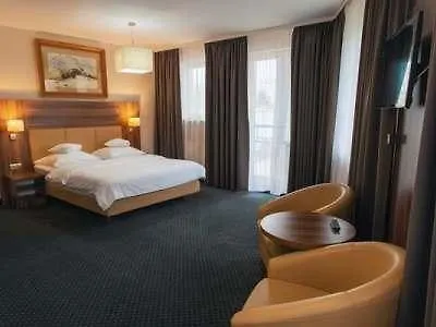 מלון Poleczki Airport 3*