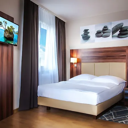 Poleczki Airport 3* Warszawa