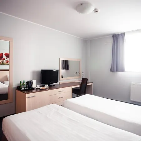 Poleczki Airport Varsovie