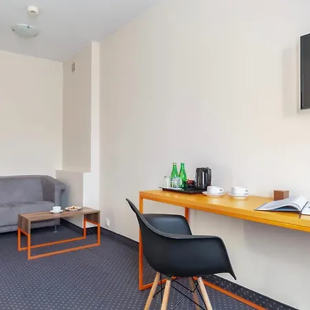 Poleczki Airport Hotel 3*