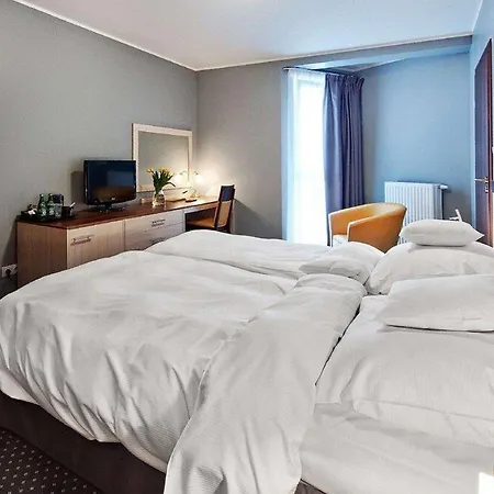 Poleczki Airport Hotel 3*