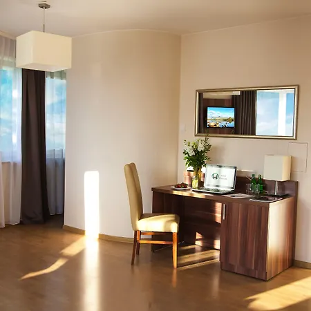 Poleczki Airport 3*