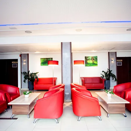 מלון Poleczki Airport 3*
