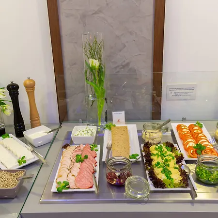 Poleczki Airport Hotel 3*