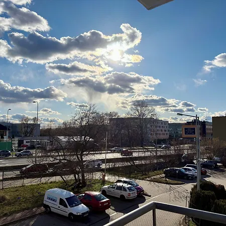 Poleczki Airport מלון 3*