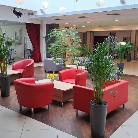 Poleczki Airport 3* ורשה