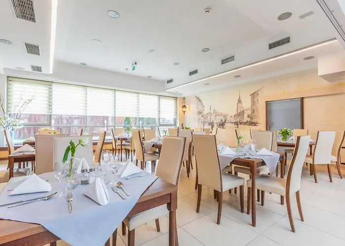 Hotel Poleczki Airport 3*