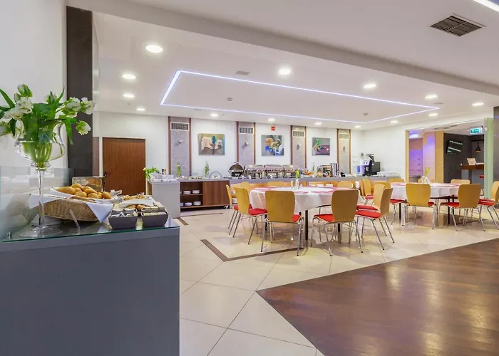 Hotel Poleczki Airport 3*