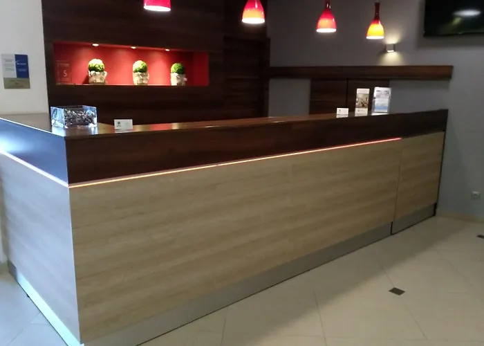 Hotel Poleczki Airport