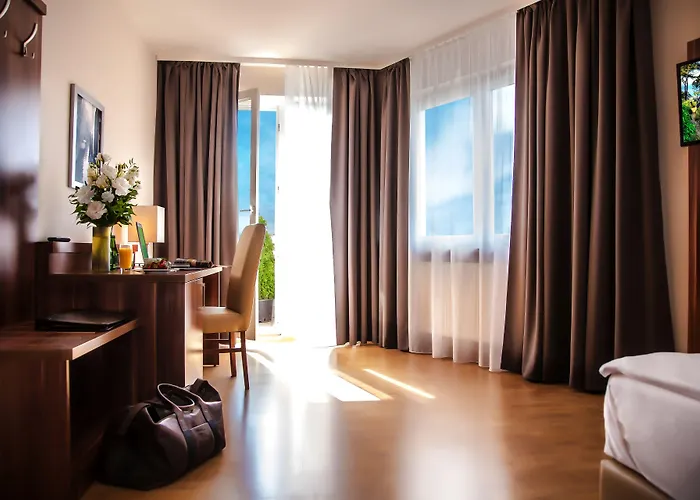 Poleczki Airport Hotel 3*