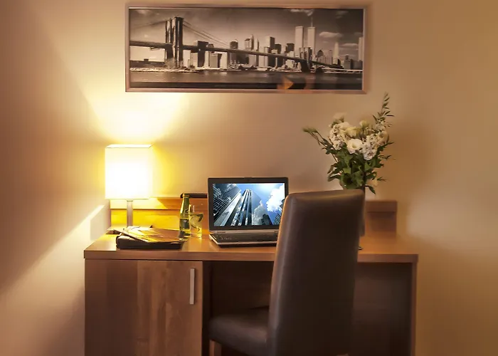 Hotel Poleczki Airport