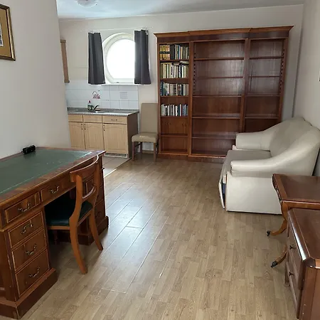 Poleczki Airport Warschau