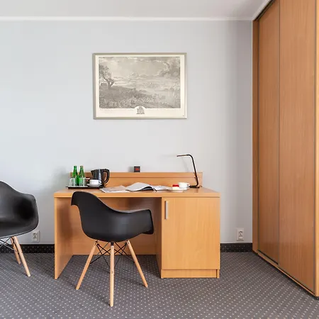 Poleczki Airport Hotel 3*